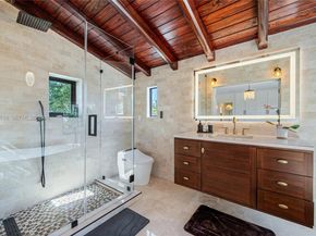 5135 Alton Rd, Miami Beach FL 33140