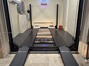 5135 Alton Rd, Miami Beach FL 33140