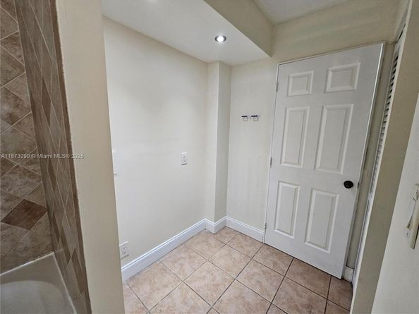 15600 NW 7th Ave 704, Miami FL 33169