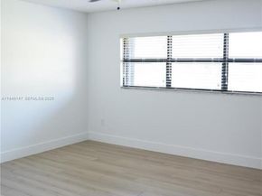 9023 SW 113th Place Cir W, Miami FL 33176