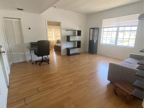 1051 Meridian Ave 1M, Miami Beach FL 33139