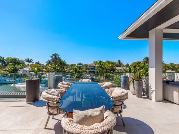 22 Isla Bahia Dr, Fort Lauderdale FL 33316