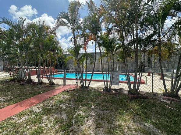 2916 Funston St 47A, Hollywood FL 33020