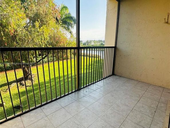 16491 Blatt Blvd 202, Weston FL 33326