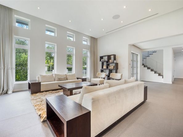 6900 Barquera St, Coral Gables FL 33146