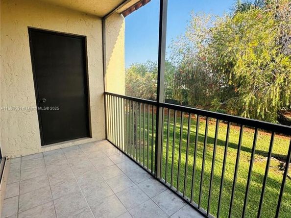 16491 Blatt Blvd 202, Weston FL 33326