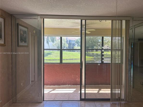 10300 NW 30th Ct 111, Sunrise FL 33322