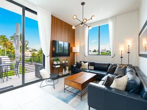1030 15th St 321, Miami Beach FL 33139
