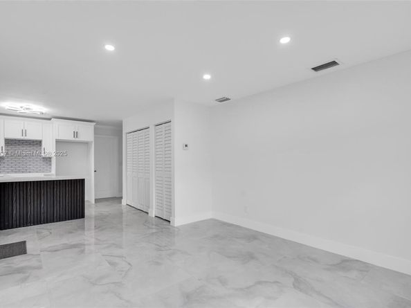 1411 NW 40th St, Miami FL 33142