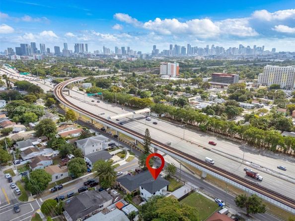 1411 NW 40th St, Miami FL 33142