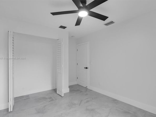 1411 NW 40th St, Miami FL 33142