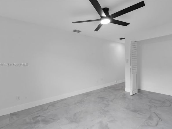 1411 NW 40th St, Miami FL 33142