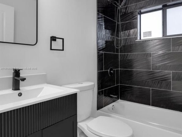 1411 NW 40th St, Miami FL 33142