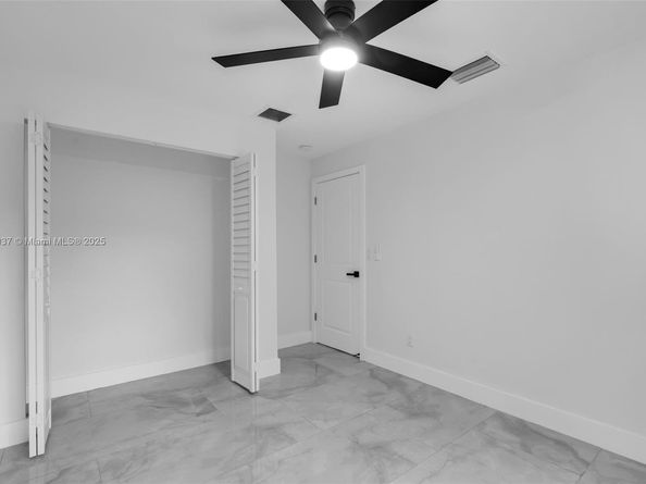 1411 NW 40th St, Miami FL 33142