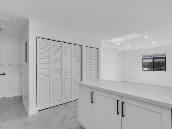 1411 NW 40th St, Miami FL 33142