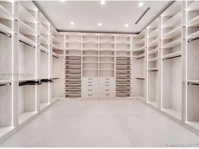 6850 SW 73rd Ct, Miami FL 33143