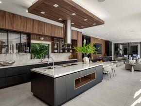 6850 SW 73rd Ct, Miami FL 33143