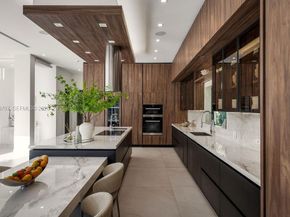 6850 SW 73rd Ct, Miami FL 33143