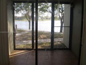 214 Lake Pointe Dr 109, Oakland Park FL 33309