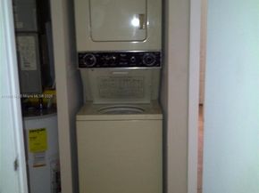 214 Lake Pointe Dr 109, Oakland Park FL 33309