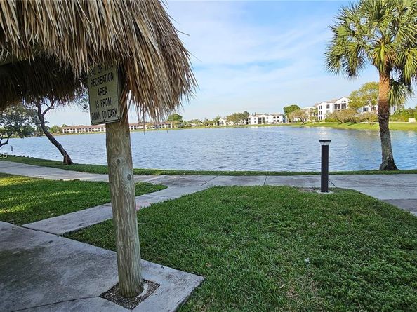 214 Lake Pointe Dr 109, Oakland Park FL 33309
