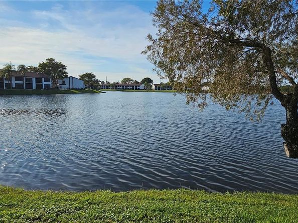 214 Lake Pointe Dr 109, Oakland Park FL 33309