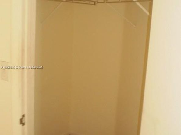 214 Lake Pointe Dr 109, Oakland Park FL 33309