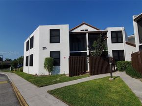 214 Lake Pointe Dr 109, Oakland Park FL 33309