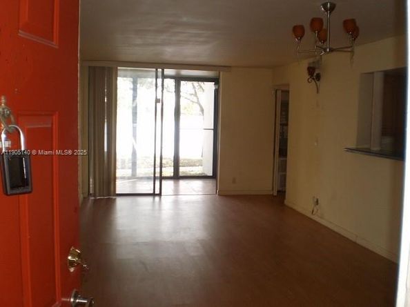 214 Lake Pointe Dr 109, Oakland Park FL 33309