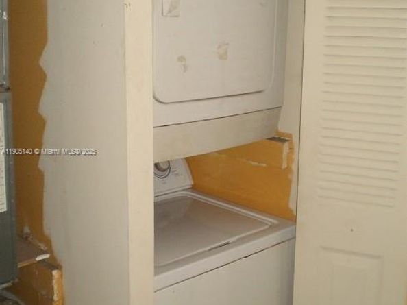 214 Lake Pointe Dr 109, Oakland Park FL 33309