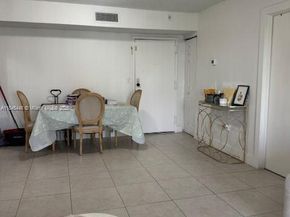 4855 NW 7th St 4016, Miami FL 33126