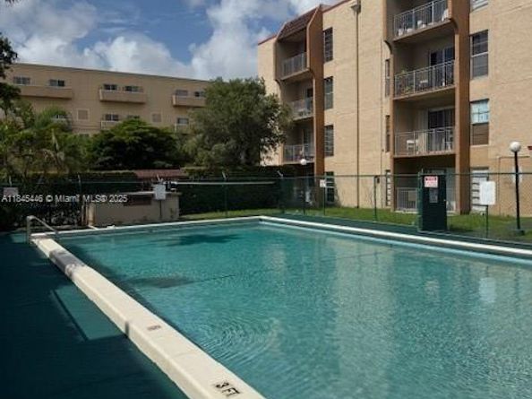 4855 NW 7th St 4016, Miami FL 33126