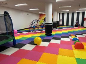 900 Bay Dr 413, Miami Beach FL 33141