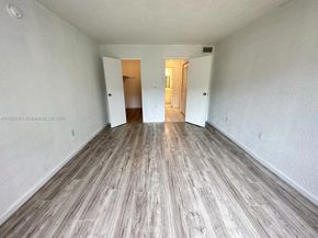 505 NW 177th St 111, Miami Gardens FL 33169