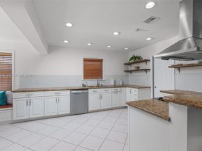 3627 NE 19th Ave, Oakland Park FL 33308