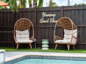 3627 NE 19th Ave, Oakland Park FL 33308