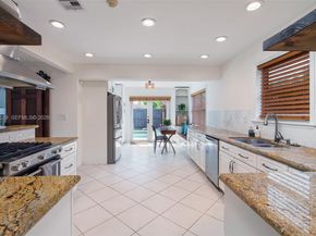 3627 NE 19th Ave, Oakland Park FL 33308