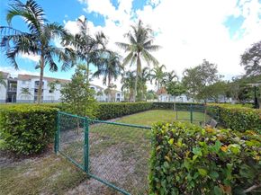 2600 S University Dr 229, Davie FL 33328