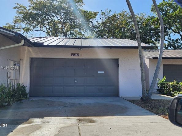 3607 Lime Hill Rd 195, Lauderhill FL 33319