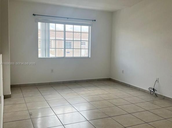 7281 NW 174th Ter 204, Hialeah FL 33015