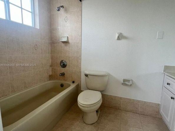 7281 NW 174th Ter 204, Hialeah FL 33015