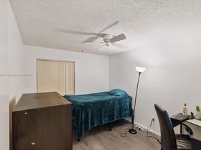 1600 SW 87th Ave, Pembroke Pines FL 33025