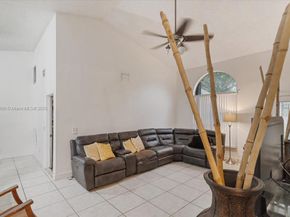 1600 SW 87th Ave, Pembroke Pines FL 33025