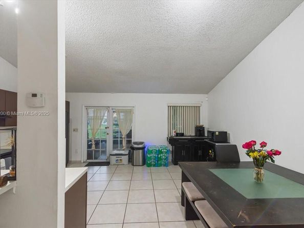 1600 SW 87th Ave, Pembroke Pines FL 33025