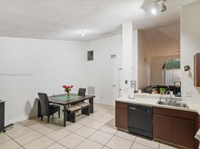 1600 SW 87th Ave, Pembroke Pines FL 33025