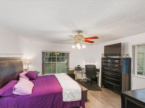 1600 SW 87th Ave, Pembroke Pines FL 33025