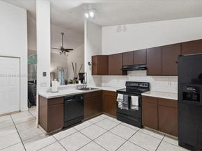 1600 SW 87th Ave, Pembroke Pines FL 33025