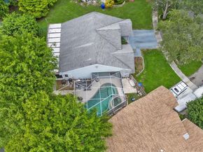 1600 SW 87th Ave, Pembroke Pines FL 33025