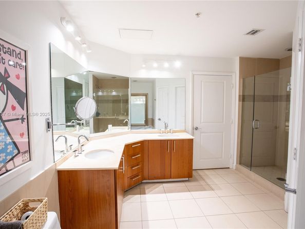 1945 S Ocean Dr 1108, Hallandale Beach FL 33009