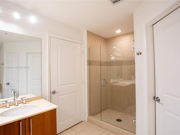 1945 S Ocean Dr 1108, Hallandale Beach FL 33009